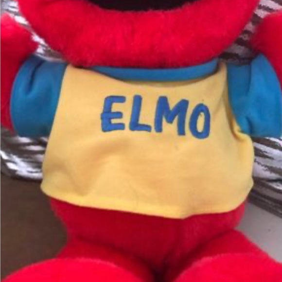 ELMO 
TYCO Toss and Tickle ELMO - Picture 6 of 7